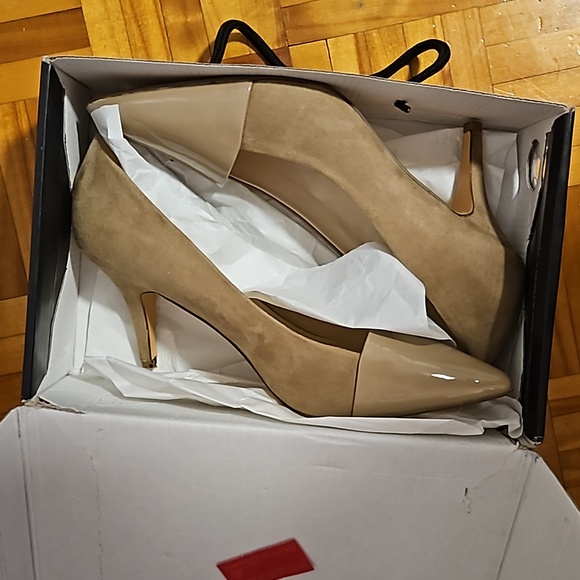 Shoes - Picture 4 of 5